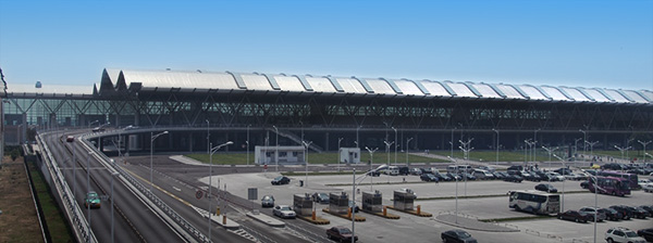 Zhengzhou airport in China, 400.000m<sup>2</sup> covered with Elval Colour's orofe<sup>®</sup>coated aluminium coils